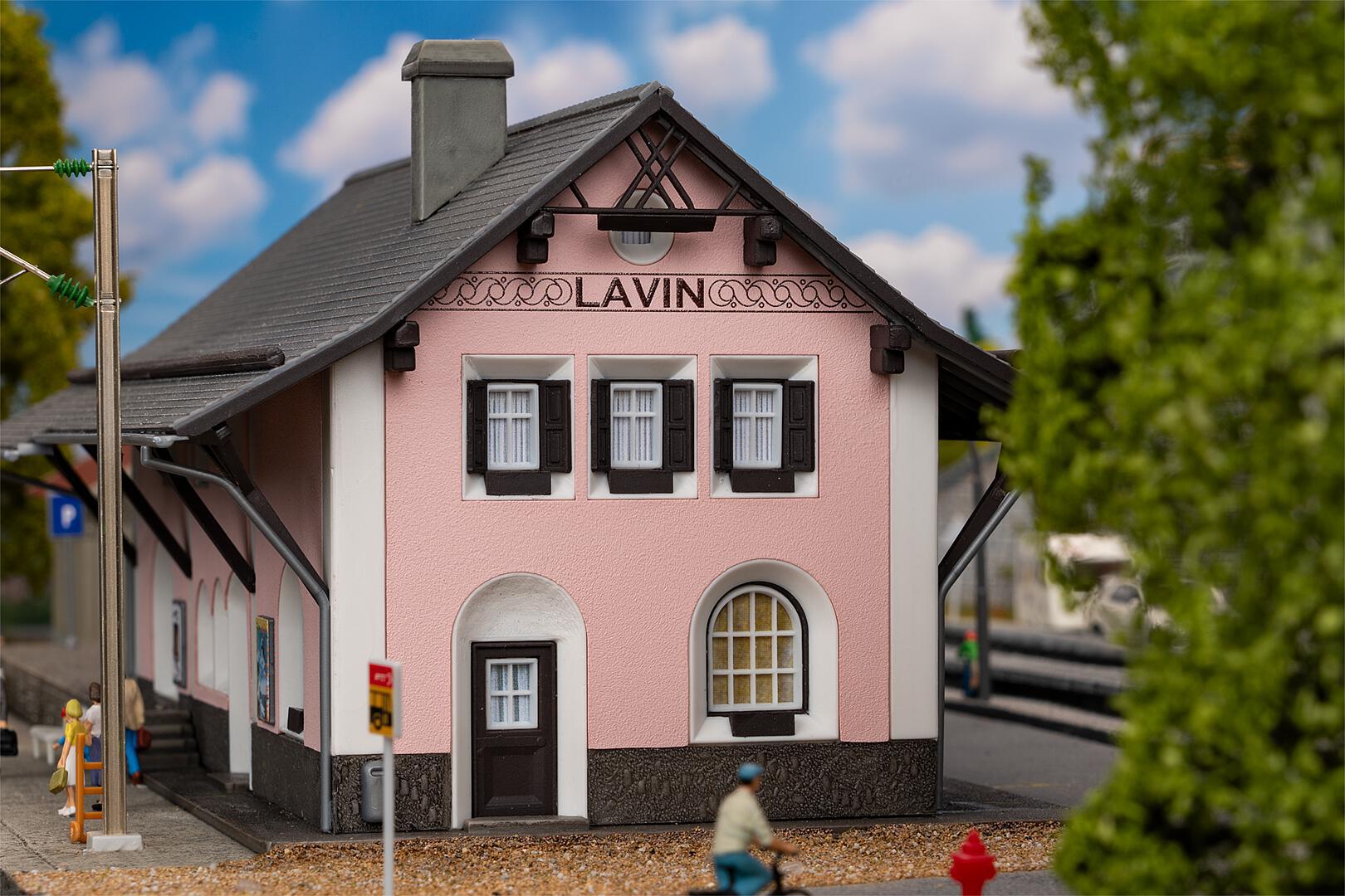 Stazione Lavin scala H0 Faller 110134