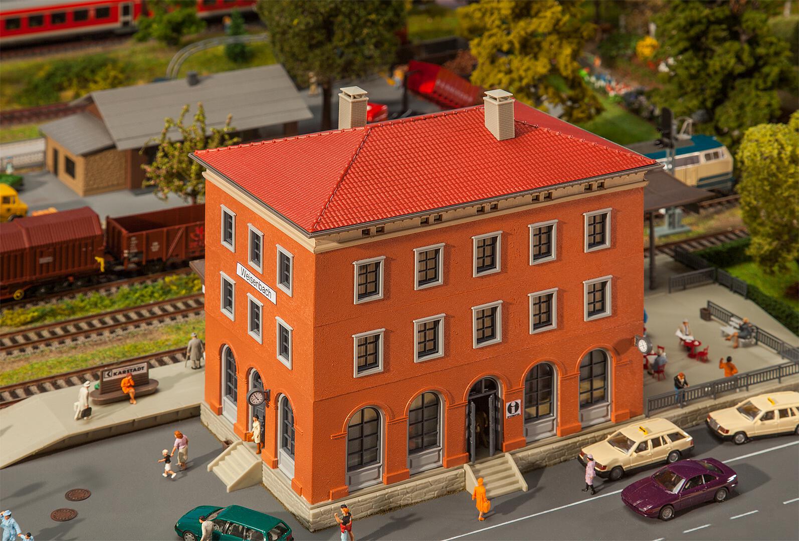 Stazione Weisenbach in scala H0 FALLER 110135